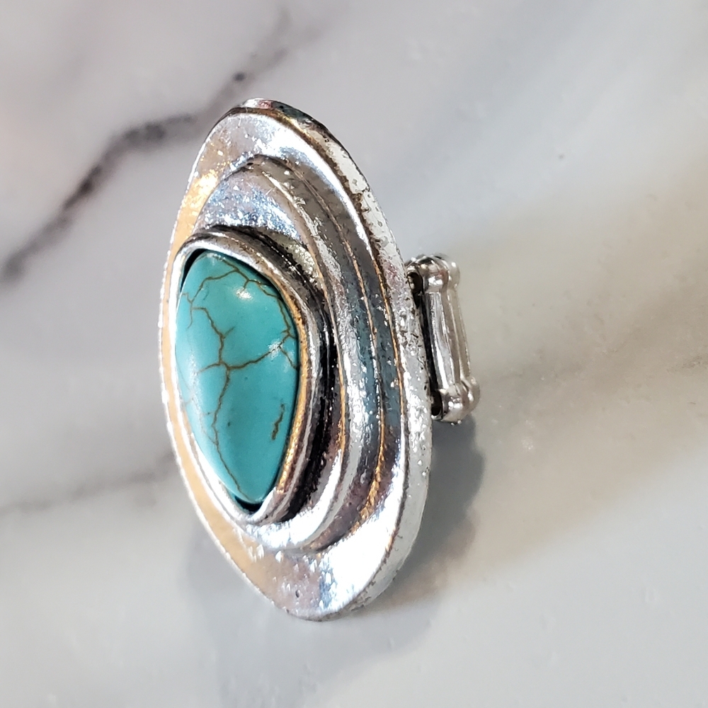 Oval Silver Tone Stretch Band Ring with Large Turquoise Stone 💥3 for $24💥 - Picture 9 of 16